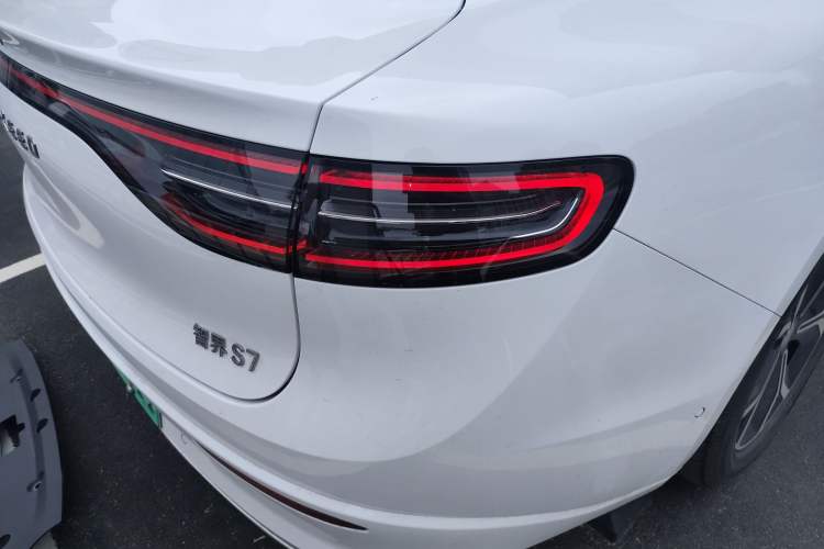 Used Hima Luxeed S7 2025 855 km Max Exterior 6