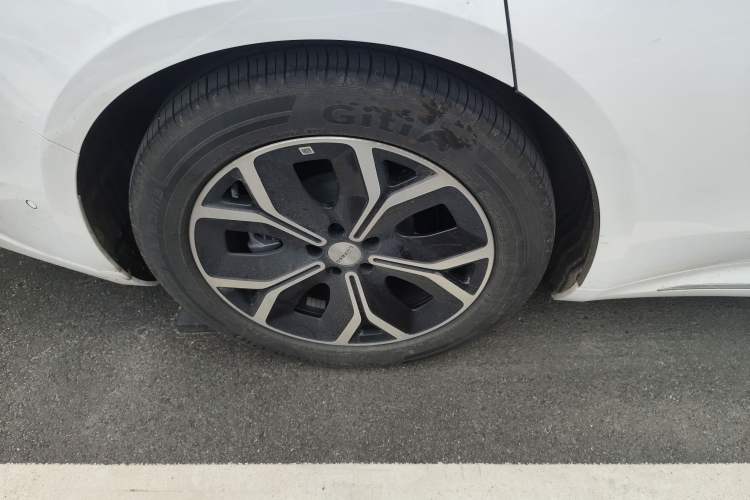 Used Hima Luxeed S7 2025 855 km Max Exterior 8