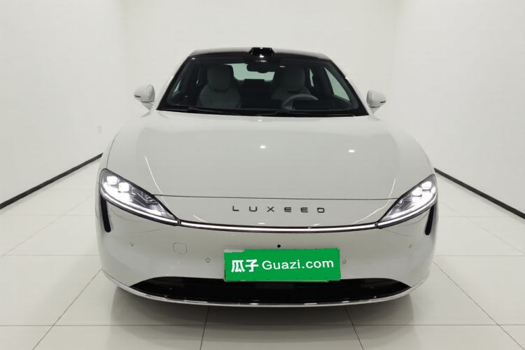 Used Hima Luxeed S7 2025 855 km Max Front