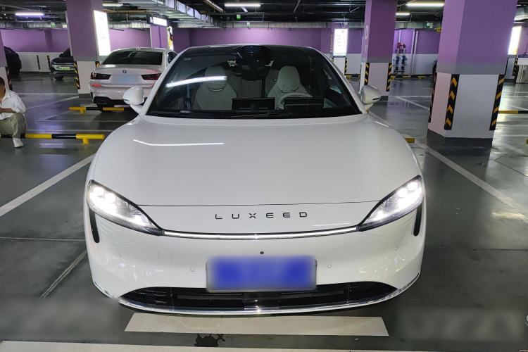 Used Hima Luxeed S7 2025 855 km Max Front