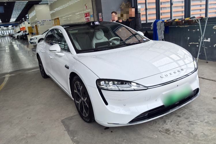 Used Hima Luxeed S7 2025 855 km Max Front Right 45 Deg