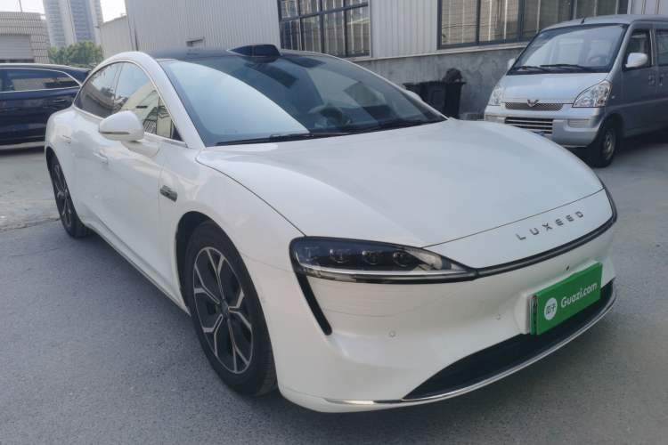 Used Hima Luxeed S7 2025 855 km Max Front Right 45 Deg