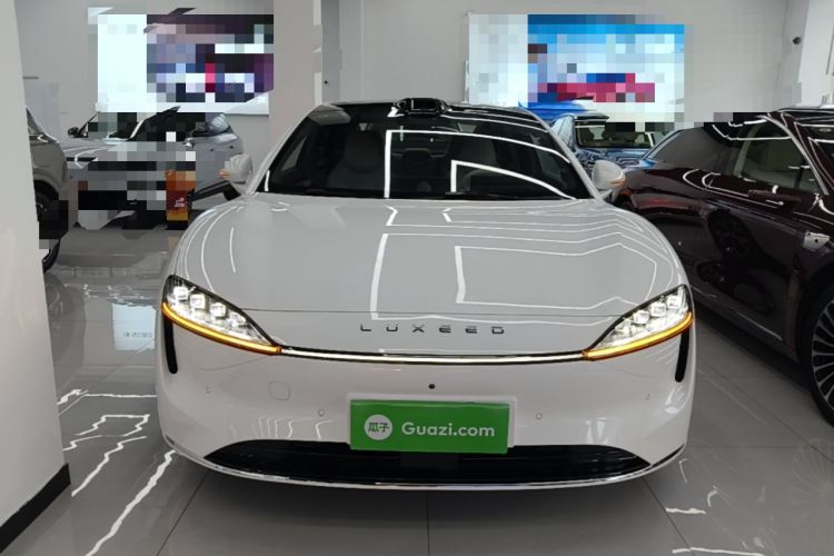 Used Hima Luxeed S7 2025 855 km Max Front