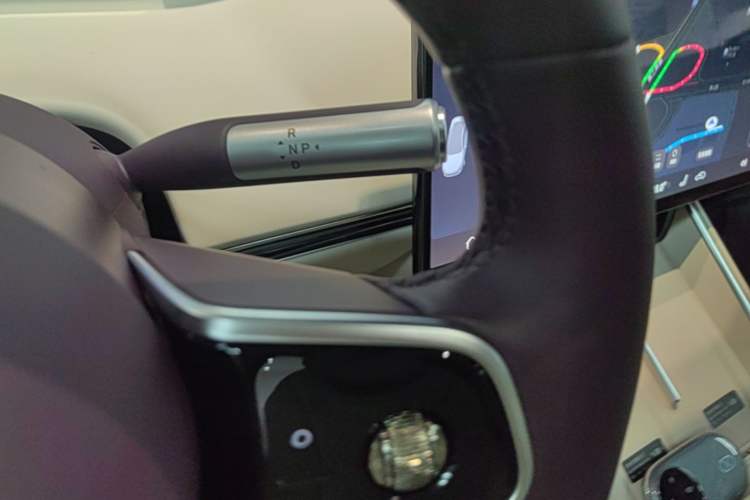 Used Hima Luxeed S7 2025 705 km Pro Gear Lever