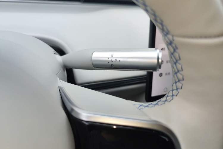 Used Hima Luxeed S7 2025 855 km Max Gear Lever