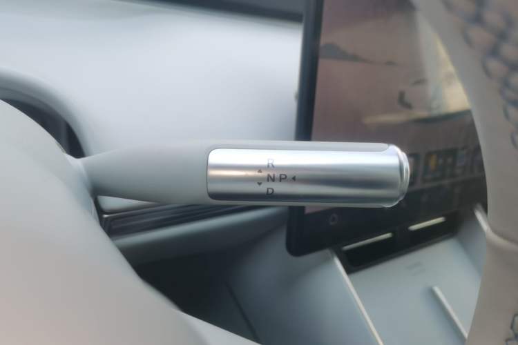 Used Hima Luxeed S7 2025 855 km Max Gear Lever