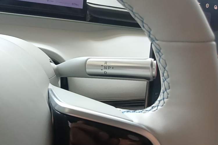 Used Hima Luxeed S7 2025 855 km Max Gear Lever