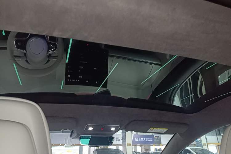 Used Hima Luxeed S7 2025 855 km Max Headliner