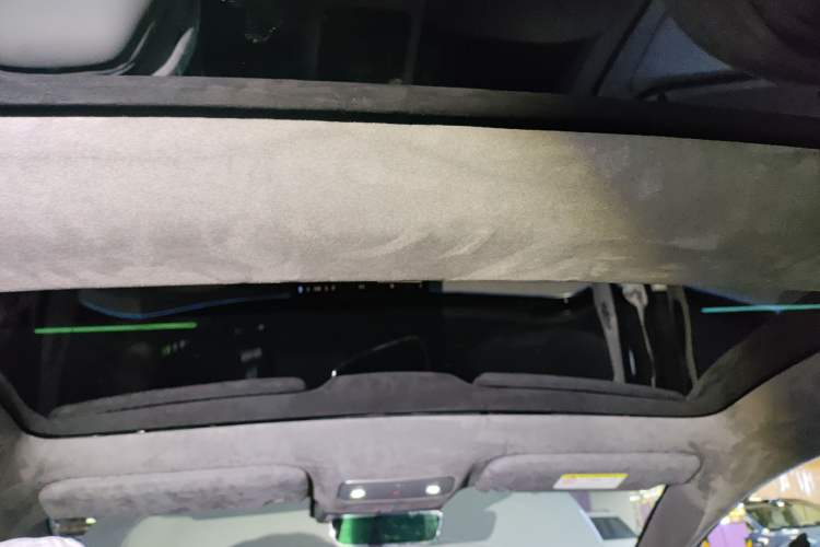 Used Hima Luxeed S7 2025 855 km Max Headliner