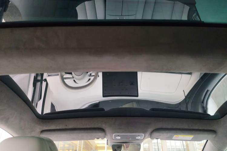 Used Hima Luxeed S7 2025 855 km Max Headliner