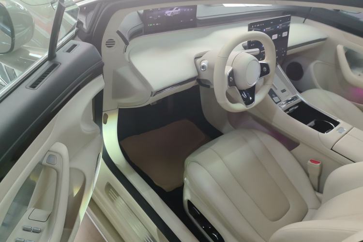 Used Hima Luxeed S7 2025 855 km Max Interior 3