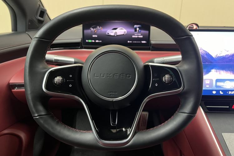 Used Hima Luxeed S7 2025 705 km Pro Interior 6