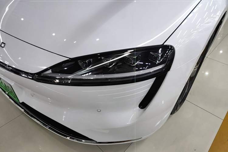 Used Hima Luxeed S7 2025 855 km Max Left Front Headlight