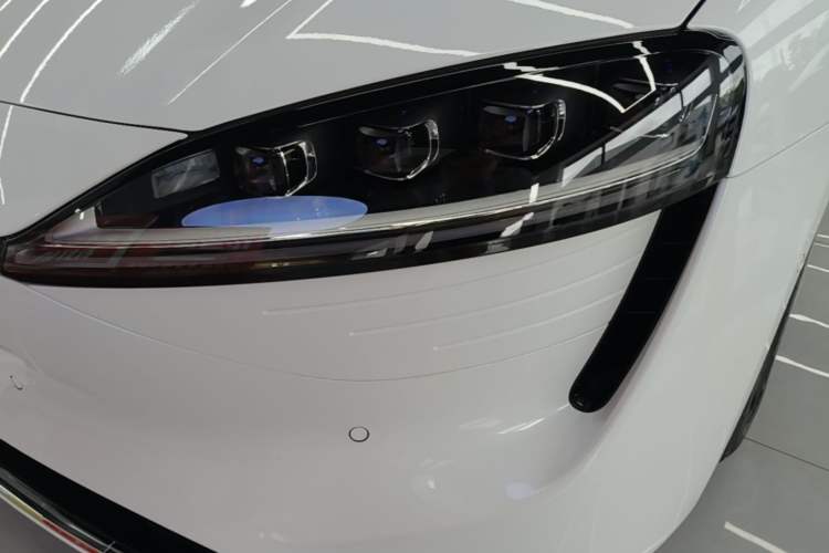 Used Hima Luxeed S7 2025 855 km Max Left Front Headlight