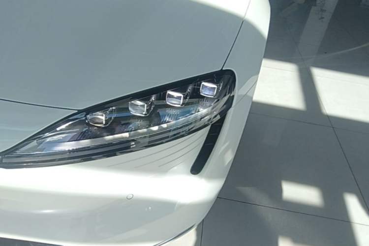 Used Hima Luxeed S7 2025 855 km Max Left Front Headlight