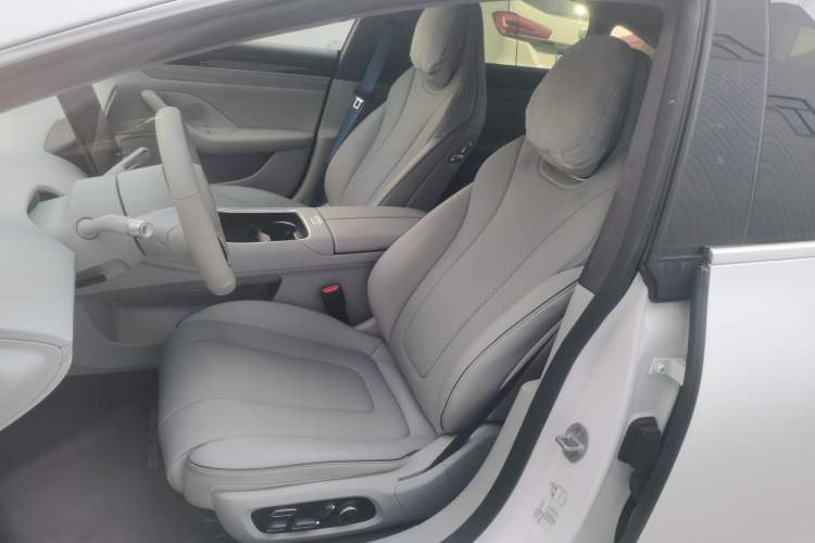 Used Hima Luxeed S7 2025 855 km Max Left Front Seat