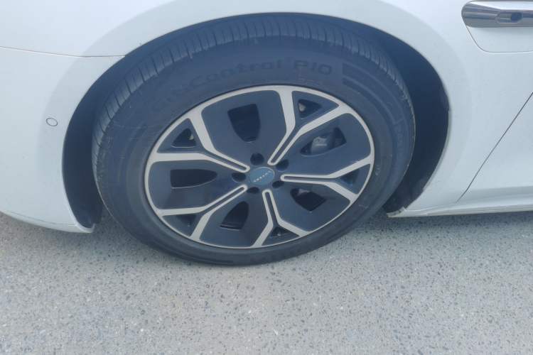 Used Hima Luxeed S7 2025 855 km Max Left Front Wheel Hub