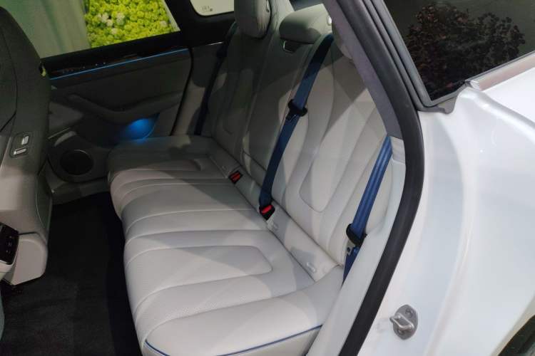 Used Hima Luxeed S7 2025 855 km Max Left Rear Seat