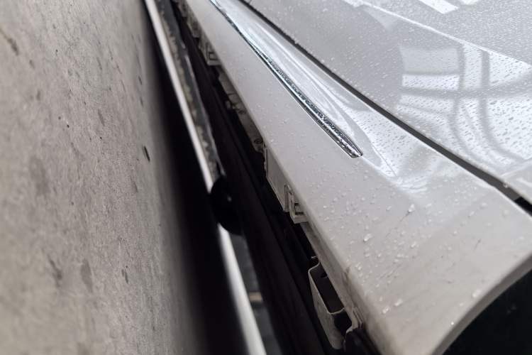 Used Hima Luxeed S7 2025 855 km Max Left Side Sill