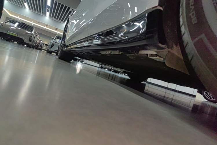 Used Hima Luxeed S7 2025 705 km Pro Left Side Sill