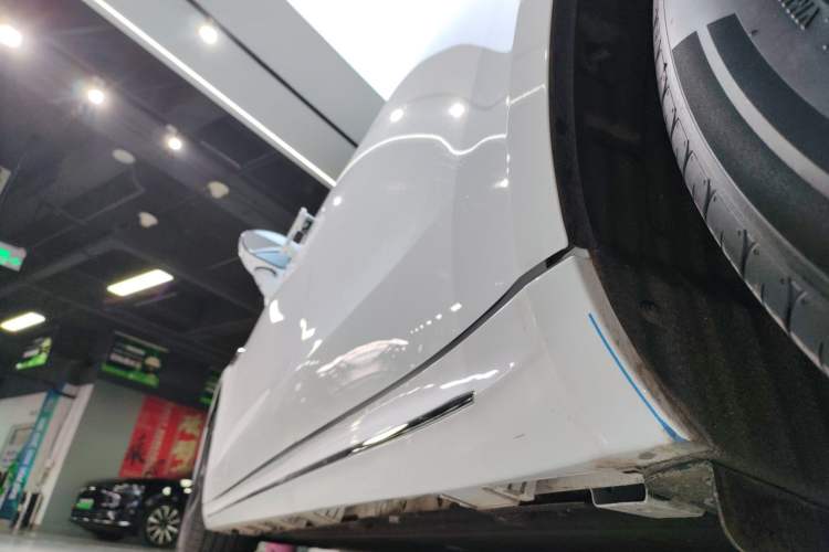 Used Hima Luxeed S7 2025 855 km Max Left Side Sill