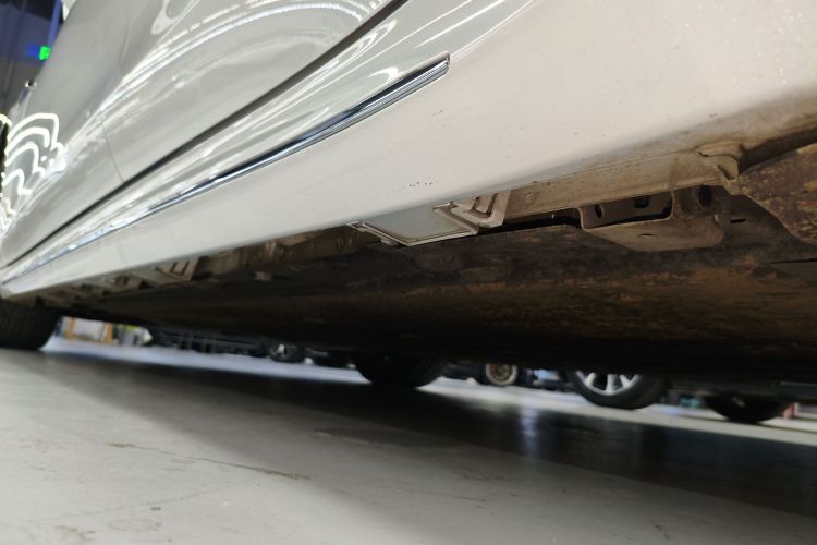 Used Hima Luxeed S7 2025 855 km Max Left Side Sill