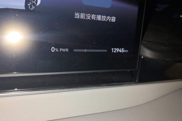 Used Hima Luxeed S7 2025 705 km Pro Odometer Close Up