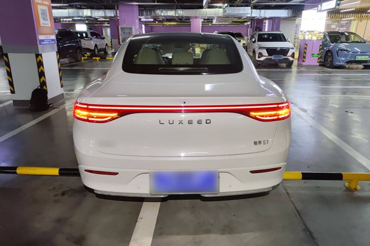 Used Hima Luxeed S7 2025 855 km Max Rear