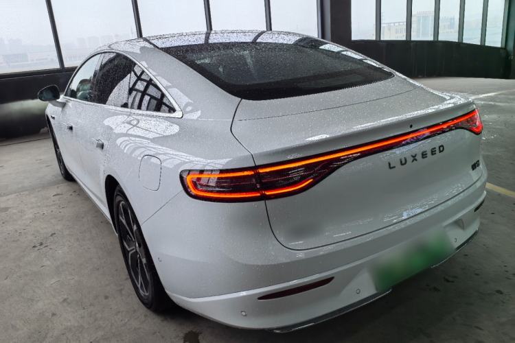 Used Hima Luxeed S7 2025 855 km Max Rear Left 45 Deg