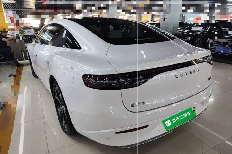 Used Hima Luxeed S7 2025 855 km Max Rear Left 45 Deg