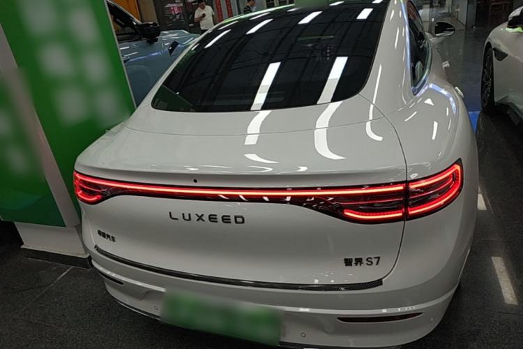 Used Hima Luxeed S7 2025 855 km Max Rear