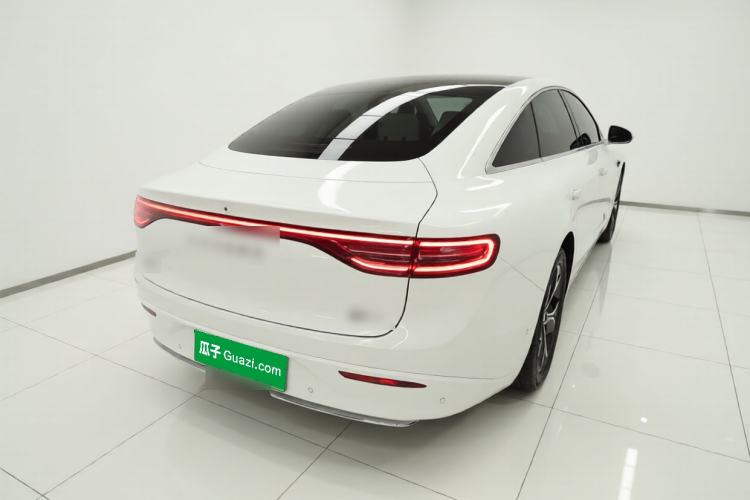 Used Hima Luxeed S7 2025 855 km Max Rear Right 45 Deg