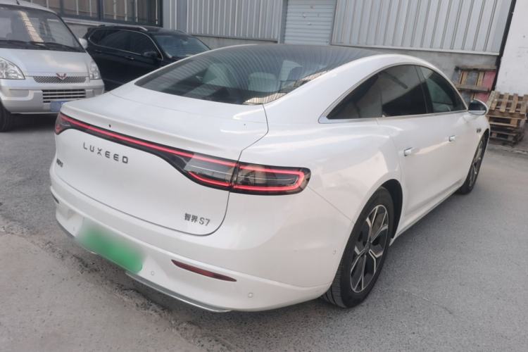 Used Hima Luxeed S7 2025 855 km Max Rear Right 45 Deg