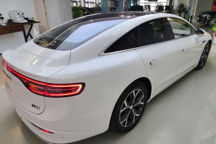 Used Hima Luxeed S7 2025 855 km Max Rear Right 45 Deg