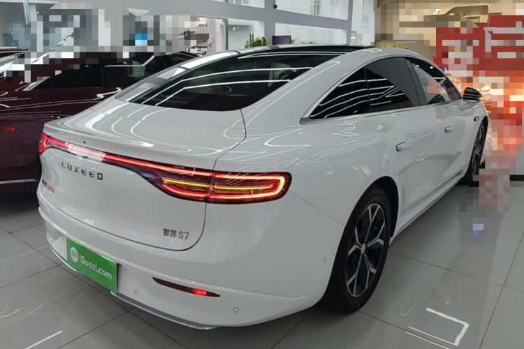 Used Hima Luxeed S7 2025 855 km Max Rear Right 45 Deg