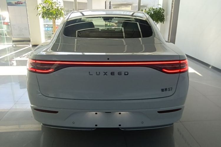 Used Hima Luxeed S7 2025 855 km Max Rear