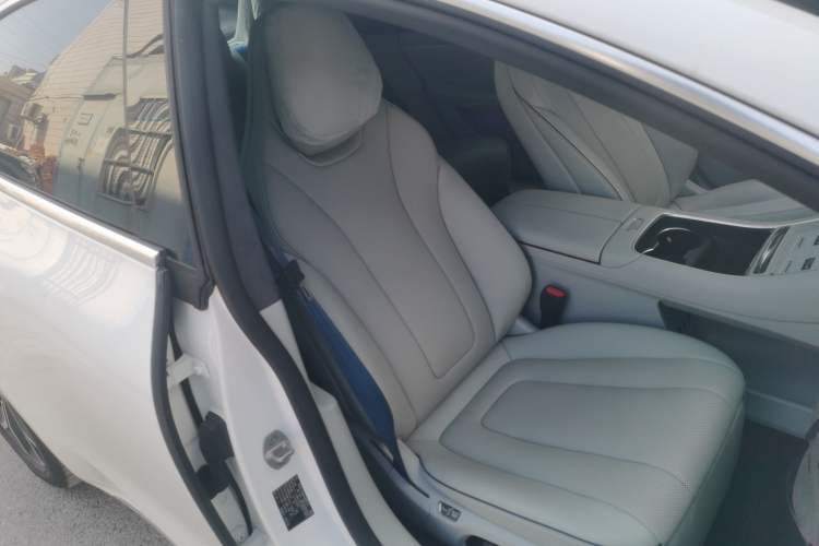 Used Hima Luxeed S7 2025 855 km Max Right Front Seat