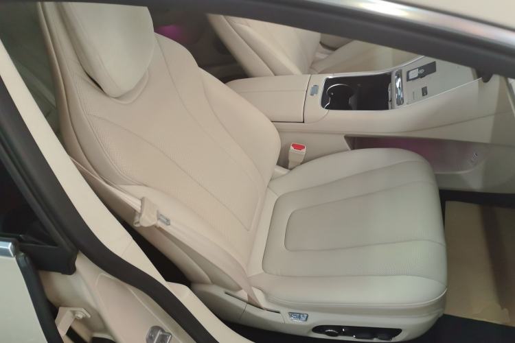 Used Hima Luxeed S7 2025 855 km Max Right Front Seat