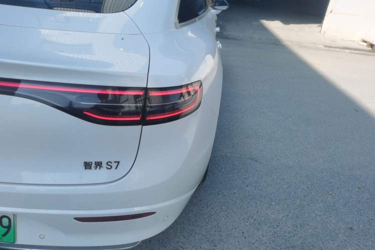 Used Hima Luxeed S7 2025 855 km Max Right Rear Taillight