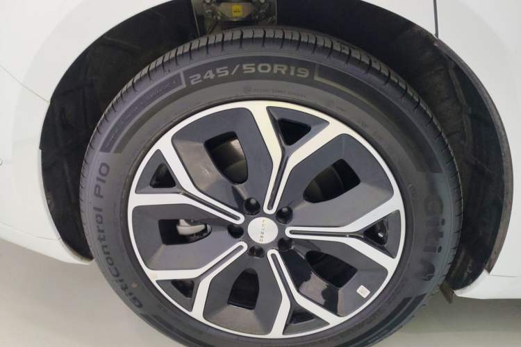 Used Hima Luxeed S7 2025 855 km Max Right Rear Wheel Hub