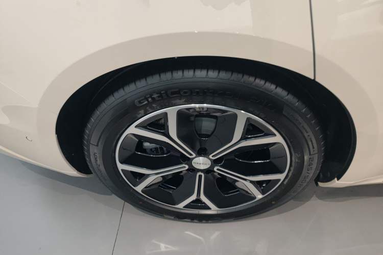 Used Hima Luxeed S7 2025 705 km Pro Right Rear Wheel Hub