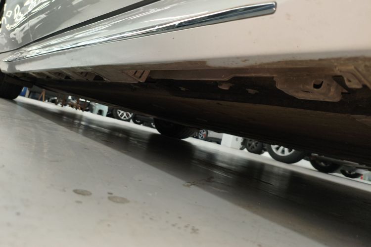 Used Hima Luxeed S7 2025 855 km Max Right Side Sill