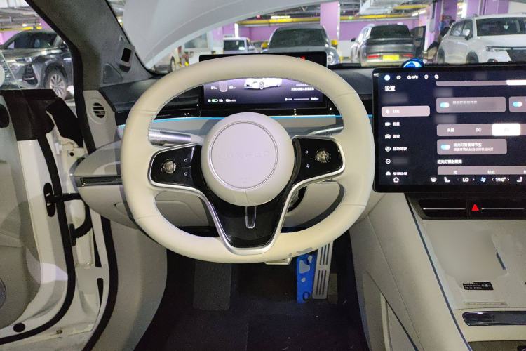 Used Hima Luxeed S7 2025 855 km Max Steering Wheel