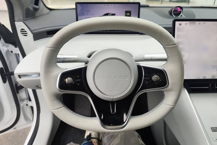 Used Hima Luxeed S7 2025 855 km Max Steering Wheel
