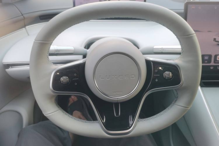 Used Hima Luxeed S7 2025 855 km Max Steering Wheel