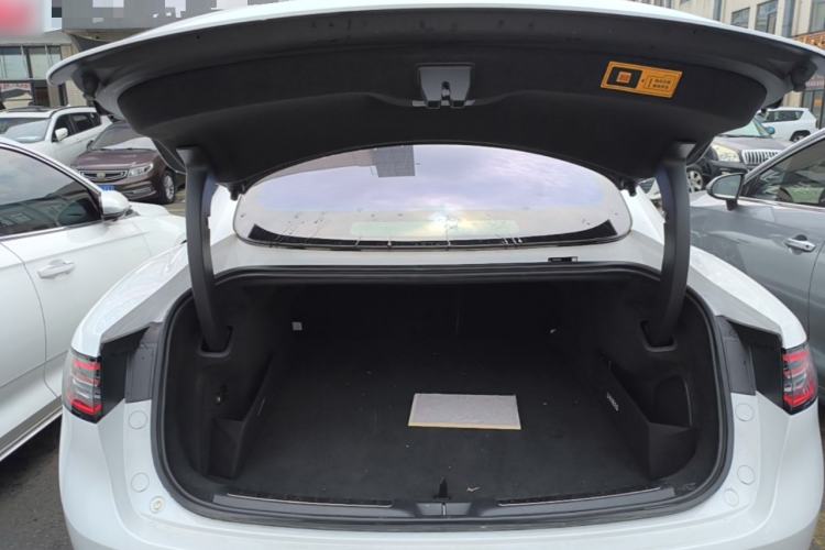 Used Hima Luxeed S7 2025 855 km Max Trunk