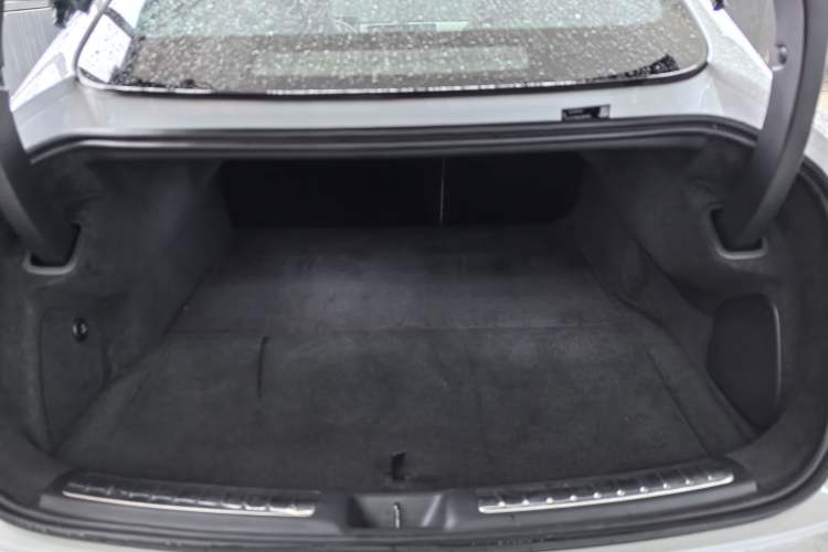 Used Hima Luxeed S7 2025 855 km Max Trunk
