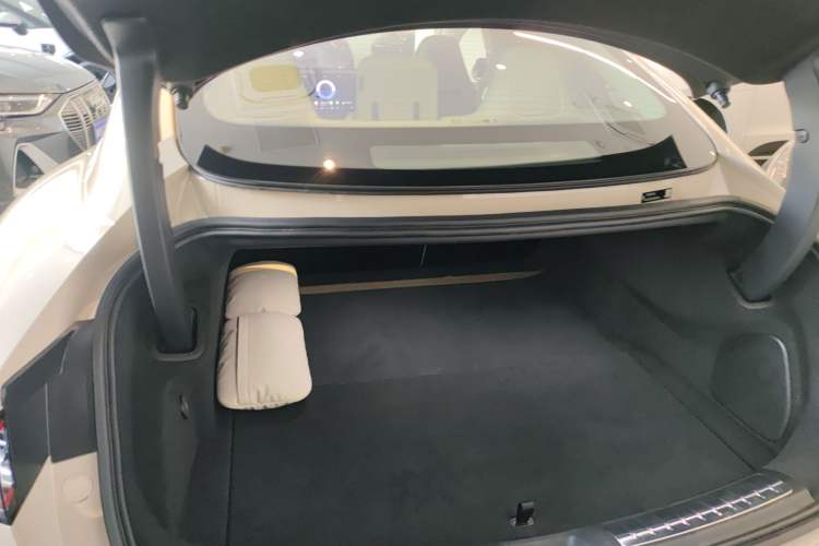 Used Hima Luxeed S7 2025 705 km Pro Trunk
