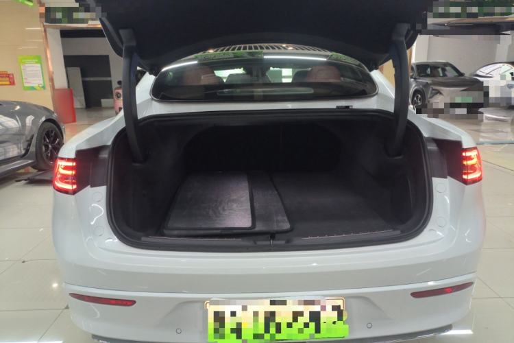 Used Hima Luxeed S7 2025 705 km Pro Trunk