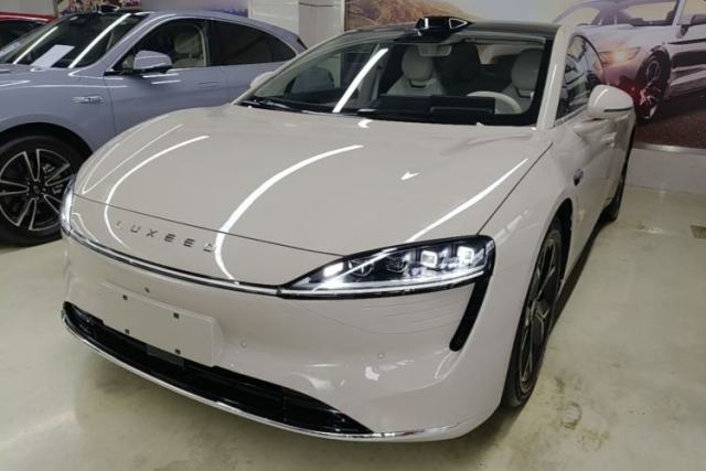 Used Hima Luxeed S7 2025 855 km Max